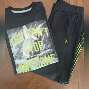🏈 Old Navy Active Boy's Black & Green Jogger Pants; Size: S 6 / 7